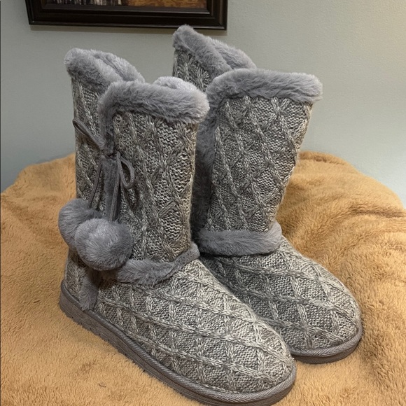 Shoe Dazzle Gray Women's Knit Slippers - Picture 1 of 3